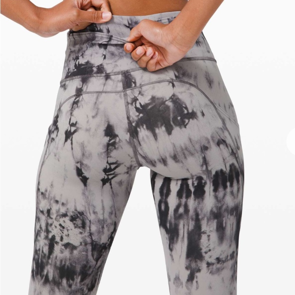 Worn once - LULULEMON Fast and Free Tight 25" *Game Day Dark Chrome Black Multi